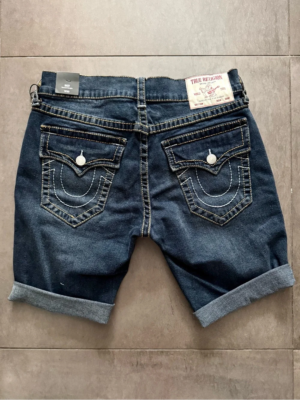 True Religion NWT Ricky Big T Flap Roll-Cuff Dark Wash Denim Shorts Men's 30